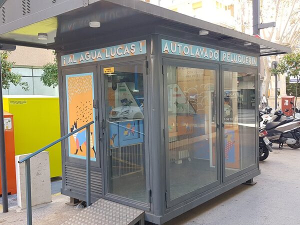 Dog grooming station with bath and equipment at a Perth pet salon